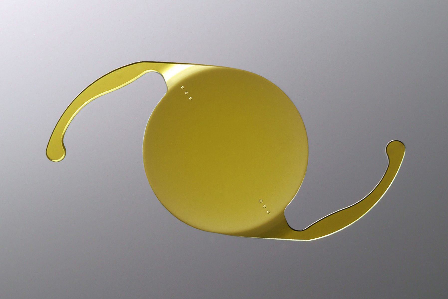 close up of an EDOF implant